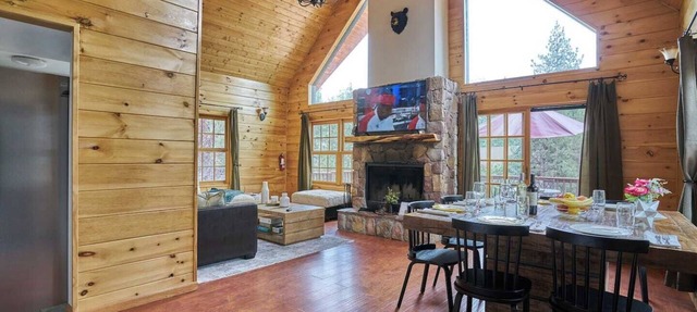 Peaceful Rustic Escape, Cool Deck with Firepit Table - No Better Escape than Our Private Lot - 3BR w/Game Loft, Pac Man tabletop games console! in Big Bear