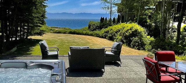 Points West Oceanfront Resort 3 Bed Ocean Point House A in Sooke