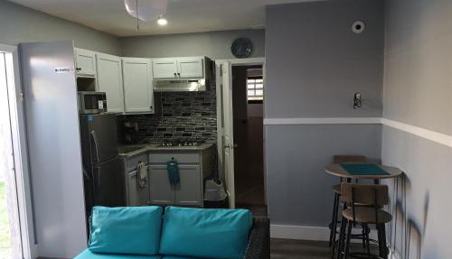 Prestige relaxation in Freeport