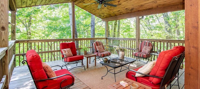 Private charming Mountainside Cabin near The Pisgah National Forest. in Pisgah Forest