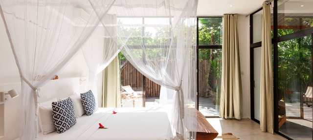Private Mini Pool + Free Wifi + Outdoor Shower at la Pointe Beach Huts in Praslin
