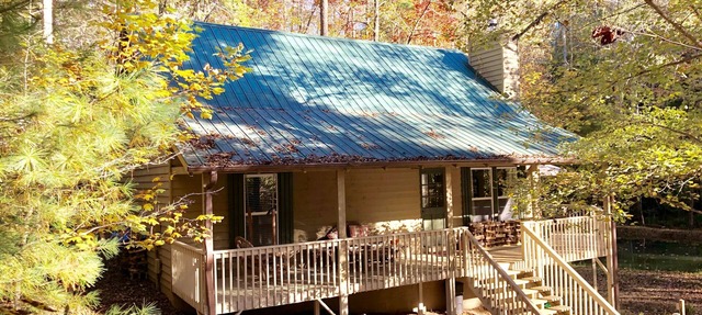 Private/secluded, multiple fire pits, fishing pond, a little taste of heaven! in Dahlonega
