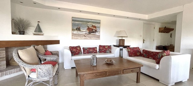 Punta del Este Spacious apartment in front of the beach with housekeeping in Punta del Este
