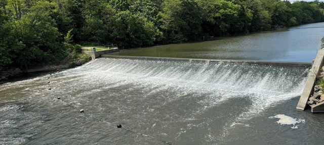 Relax on the Sugar River in this beautiful newly renovated building in Albany