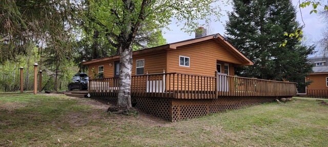 Rustic Cabin on River just off the beaten path in Onaway