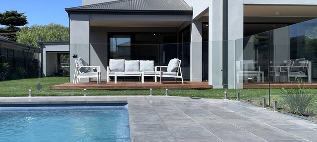Rye Beach Retreat. Pool + spa in Rye