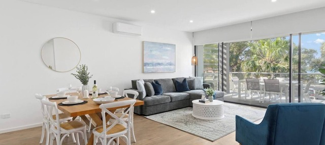 Saltwater Escape Contemporary Seaside Stunner in Shellharbour