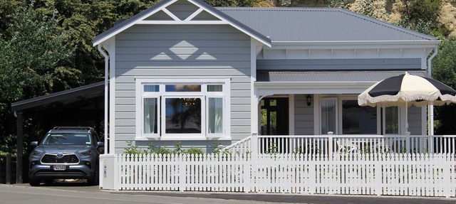 Seapoint Cottage, Luxury Accommodation in Napier