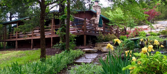 Secluded Lake Front Cabin w/Private Dock/Boat Slip, Large Deck, Grill, WiFi. in Branson