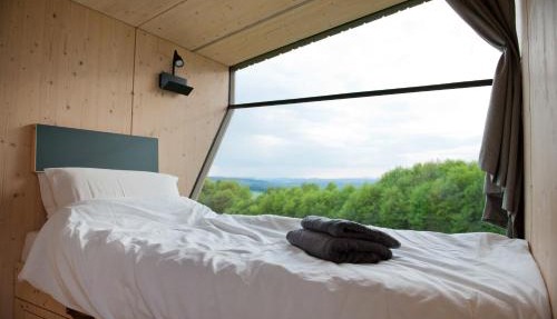Sleep Space 2 - Green Tiny Spot Dolmar in Kühndorf