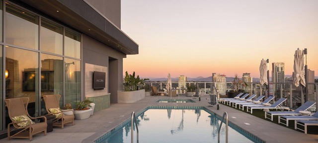 Sleeps 64 | Rooftop Pool + Spa + Fitness Studio + Bay Views + Walk to Dining in San Diego