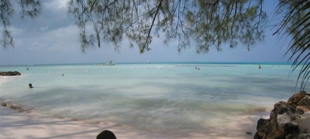 SPA LIKE - REMODELED, SWEEPING VIEWS OF THE CARIBBEAN SEA, FALL DISCOUNT RATES in Grand Cayman