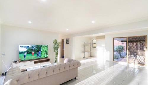Space Abundant 4Bed 2Bath Sunnybank Retreat in Brisbane