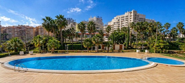 Spacious 2-Bedroom Apartment with Pool View in Oropesa del Mar in Oropesa del Mar