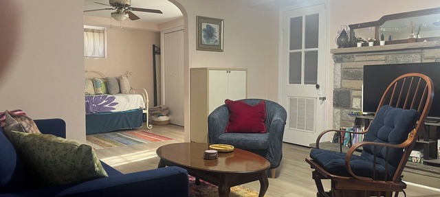 Spacious Apt with Kitchen + Sleeps 4-6 Queen, Twin, Full Beds + Walk to Metro in Silver Spring