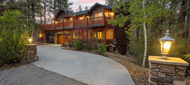 Spacious Fox Farm Chalet with Hot Tub, Game Room, 2 Living Areas & Pine Views in Big Bear Lake