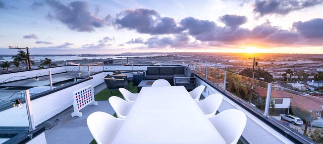 Stylish Residence W/RoofTop Downtown,Ocean Views! in San Diego