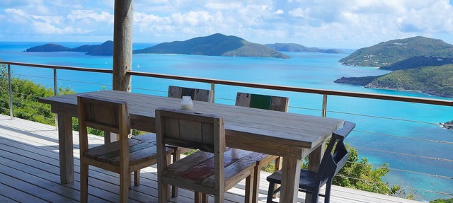 Stylish, Secluded, Hot Tub and Amazing Views in Cooten Bay