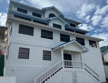 Taylor's Apartments Bequia - One bedroom apartments perfect for singles, couples & small families in Derrick