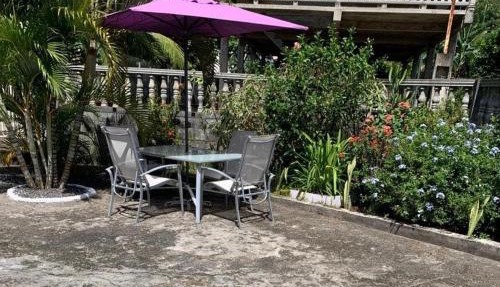 The Beachhouse Villa - 4 bedroom group space in Buccament