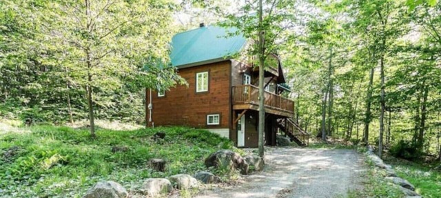 The Rustic - Nature retreat with Private SPA in Saint-Adolphe-d'Howard