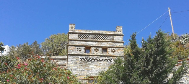Two levels traditional stone cottage villa in Στενιές