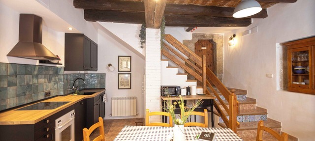 Typical rural house in the center of Murillo with charm and tranquility. in Murillo de Gállego