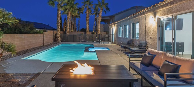 Ultimate Family Getaway! Salt Water Pool Spa Arcade in Henderson