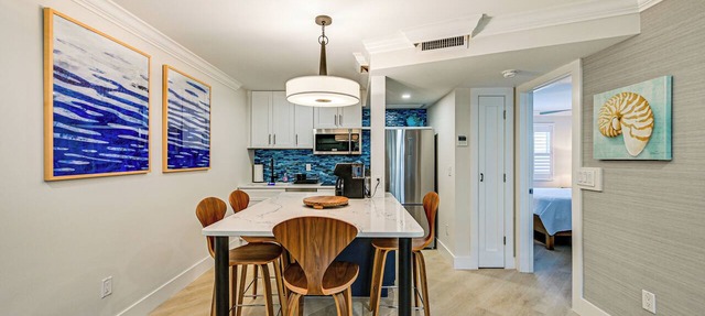 Upscale Naples Condo w/Pool Access: Walk to Pier! in Naples