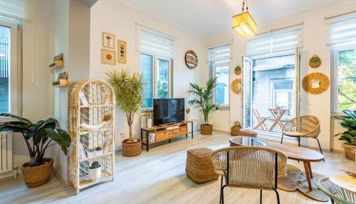 Urban Balcony Retreat- Near Galata Metro in Istanbul