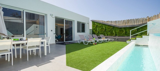 Villa in Maspalomas with Private Heated Pool in San Bartolomé de Tirajana