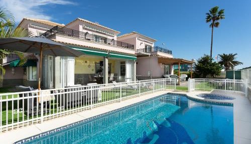 Villa Dalara Maspalomas, Private Pool and Jacuzzi in Maspalomas