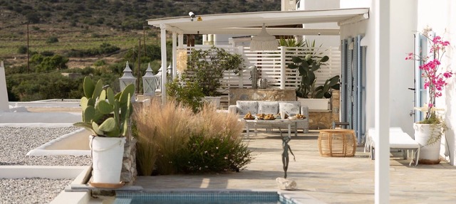 VILLA GALAZIO, PRIVATE POOL, SEA VIEWS AND SUNSETS OVER ANTIPAROS in Paros