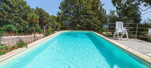 Villa 'Gli Ulivi' with Sea View, Private Pool and Wi-Fi in Avola