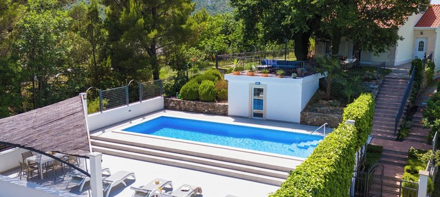 Villa PROVOS with 40m2 private pool, sauna, max 8 person, 7km from sandy beach in TUGARE