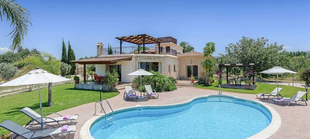Villa Yialos - Three Bedroom Villa, Sleeps 6 in Neo Chorio