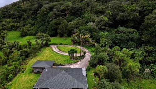 Waiotemarama Falls Lodge in Opononi