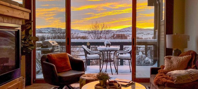 Walkable Park Mountain Getaway: Hot Tub & Views! in Park City