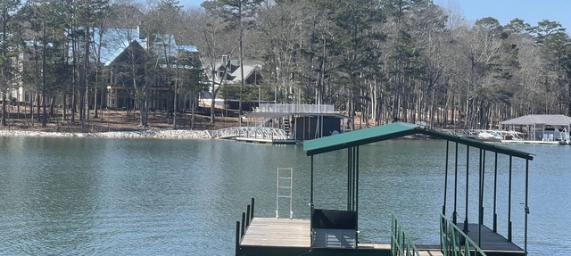 Waterfront Lake Hartwell High-End RENOVATED Cottage - 3/1 w/amazing DEEP WATER in Hartwell