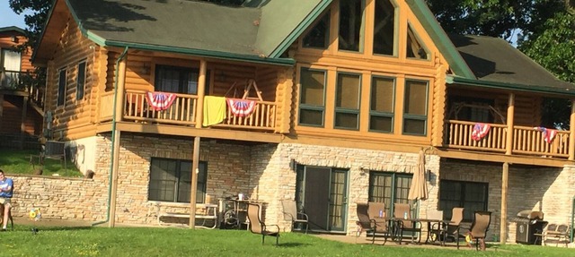 Welcoming log cabin on Keeler Lake - 5 bedrooms for a cozy getaway in Decatur