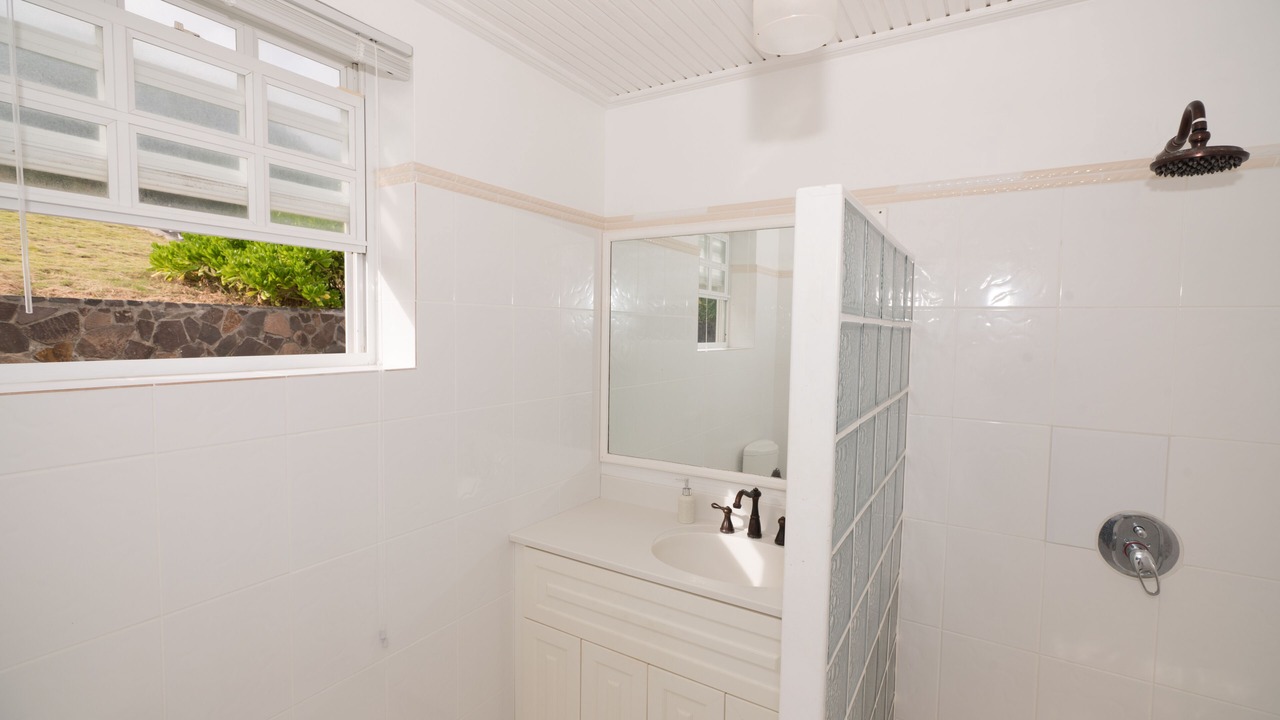 Photo of Bathroom in Park Bay