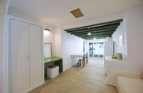 Provatas House | Giourgas Beach House Provatas Milos Island