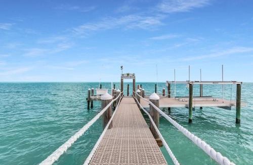 Islamorada House | Pineapple Beach