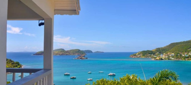 Stunning 3 Bed Villa Overlooking Friendship Bay in Bequia Island