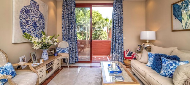 Luxury 2-bed Apartment Elviria - Pool, Sauna & gym in Marbella