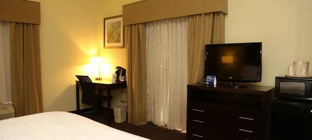 Holiday Inn Express Hotel & Suites Cleveland by IHG in Cleveland