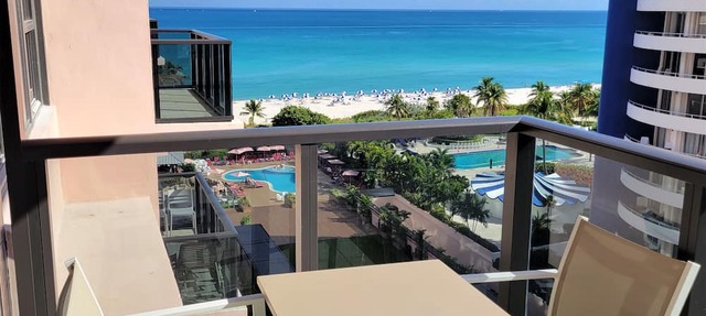 Brand New 2023 Modern 3 Bedroom on the Beach - 11AE in Miami Beach