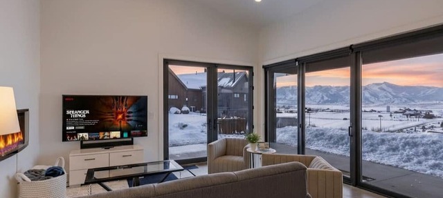 Luxury Park City Cabin with Private Sauna and Mountain Views Near Ski Resorts in Park City