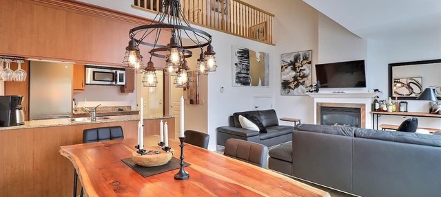 3 bedrooms with heated pool (summer) Walk to slopes in Saint-Sauveur