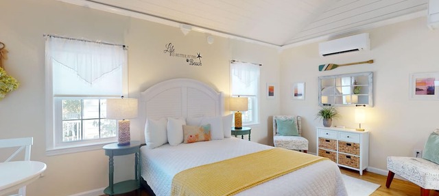 1BR King Bed Sofa Bed Sleeps 4 POOL - 10 in Cape May